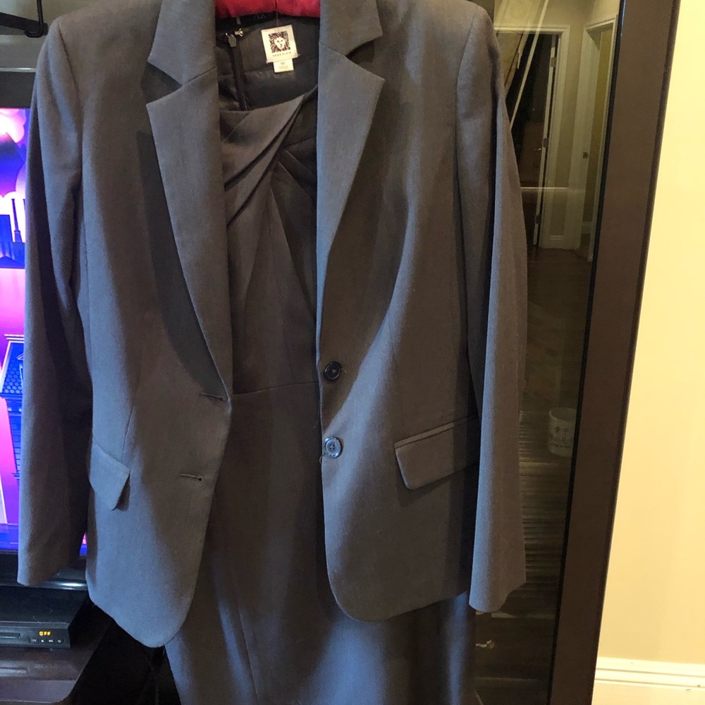 Anne Klein Charcoal Two Piece Dress suit, size 10, like new!